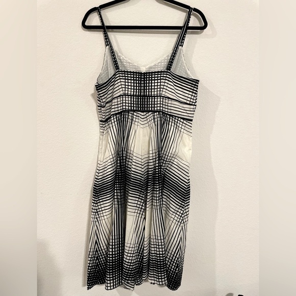 Nautica Women’s Mini Dress Size 4 Flirty Cotton Black Striped Checkered - Picture 3 of 13